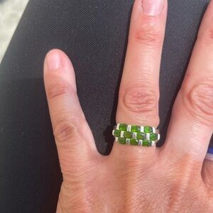 10 stone Emerald Ring. Sterling Silver. (925)